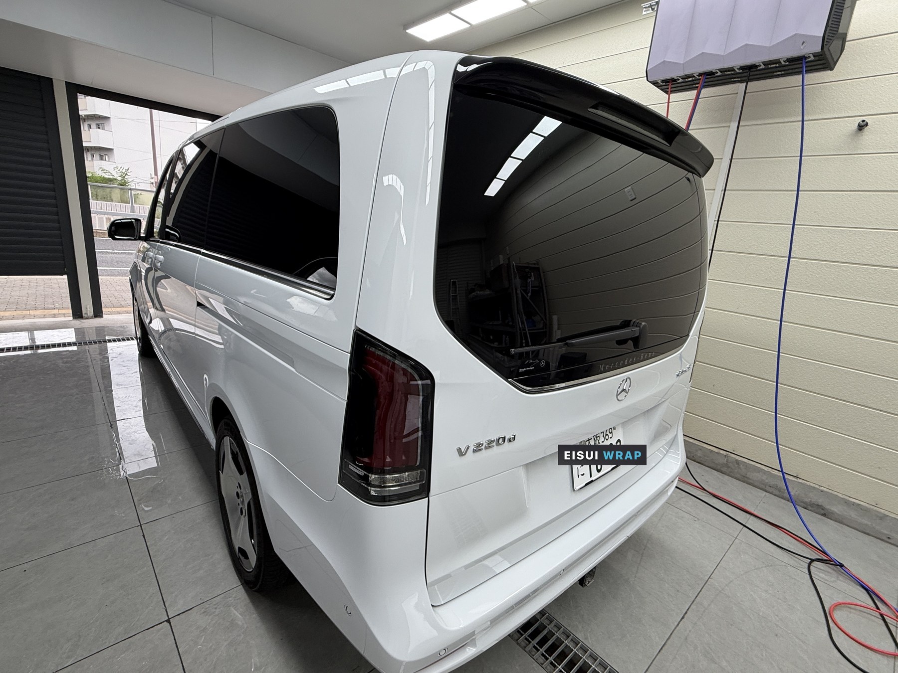 Mercedes V220d before matte PPF: Rear quarter: side profile