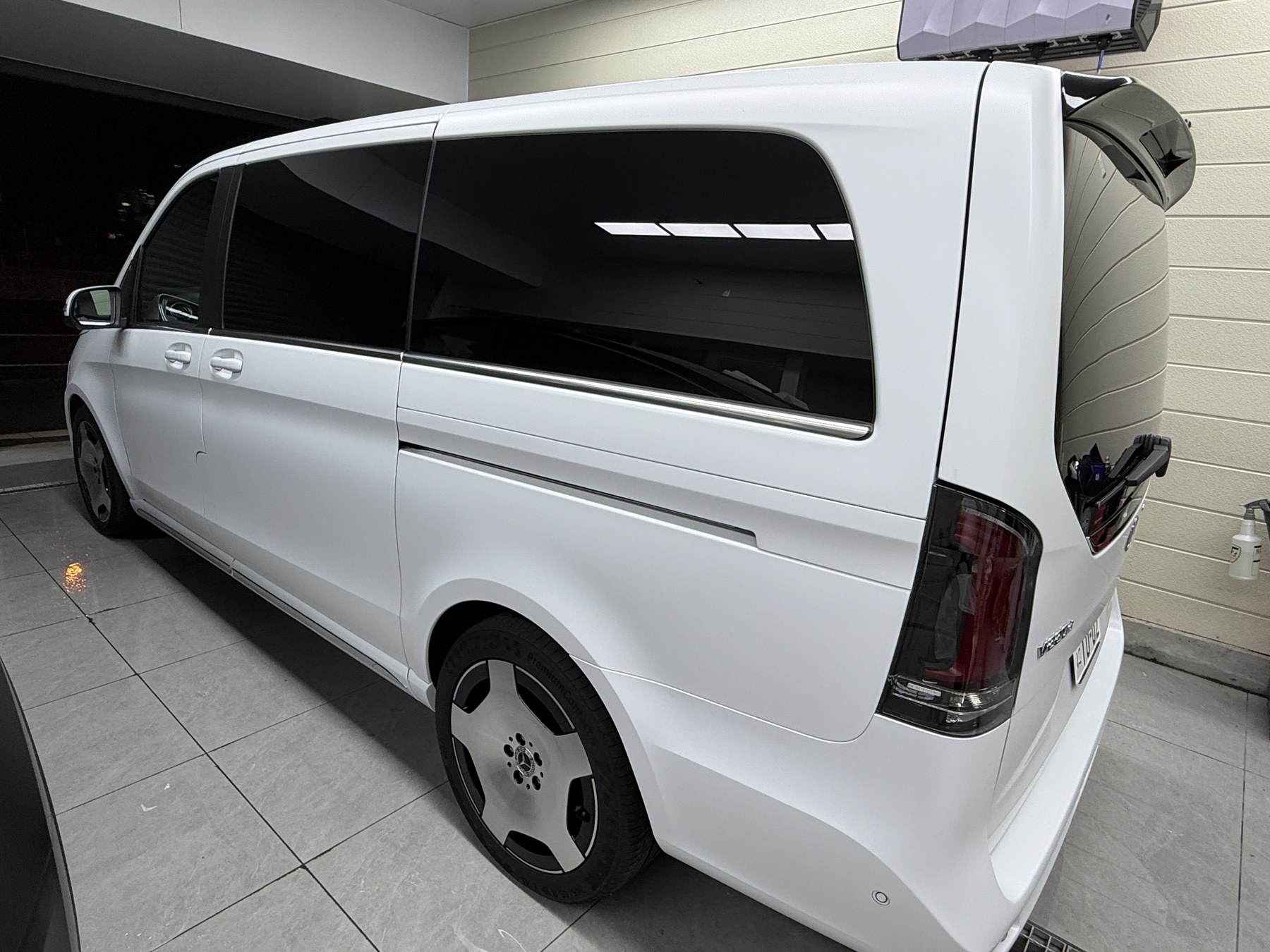 Mercedes V220d after matte PPF: Rear quarter: side profile