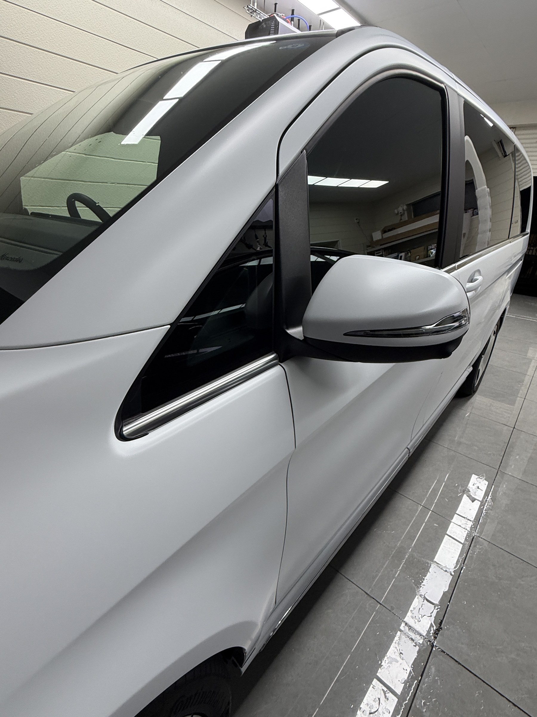 Mercedes V220d after matte PPF: Mirror area: a closer view
