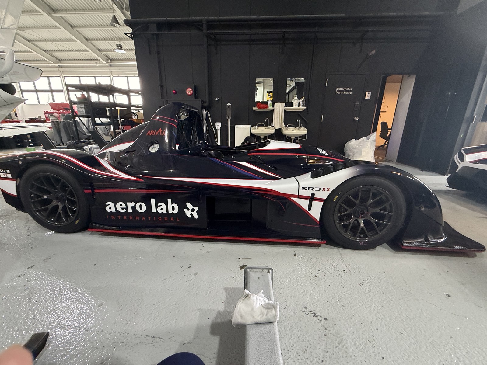 Radical SR3 XX レーシングリバリー施工後 サイド全体 大阪 EISUI WRAP