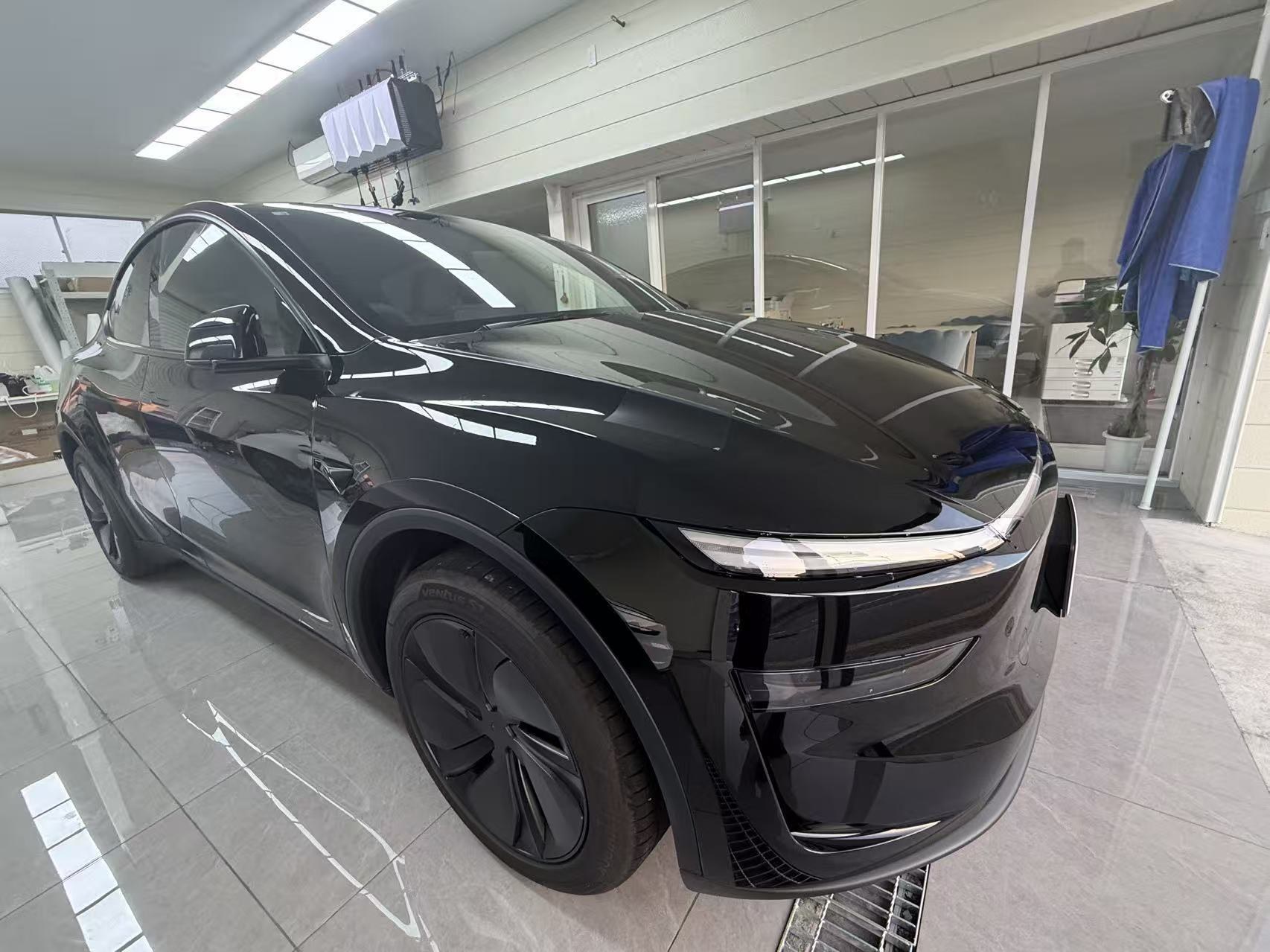 大阪 テスラ Model Y ブラック 透明マットPPF施工前 フロント