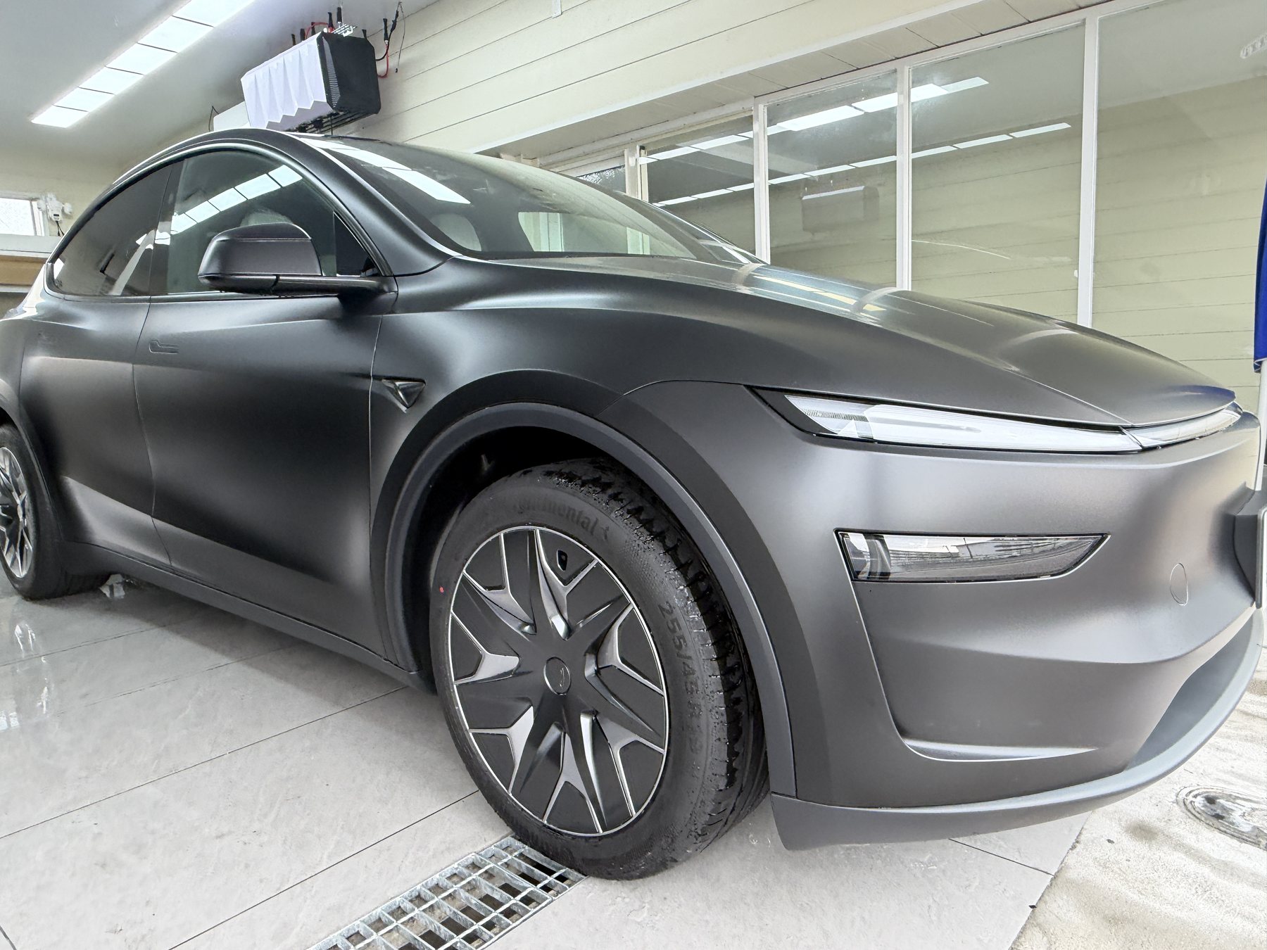 Tesla Model Y Matte Clear PPF installation in Osaka by EISUI WRAP