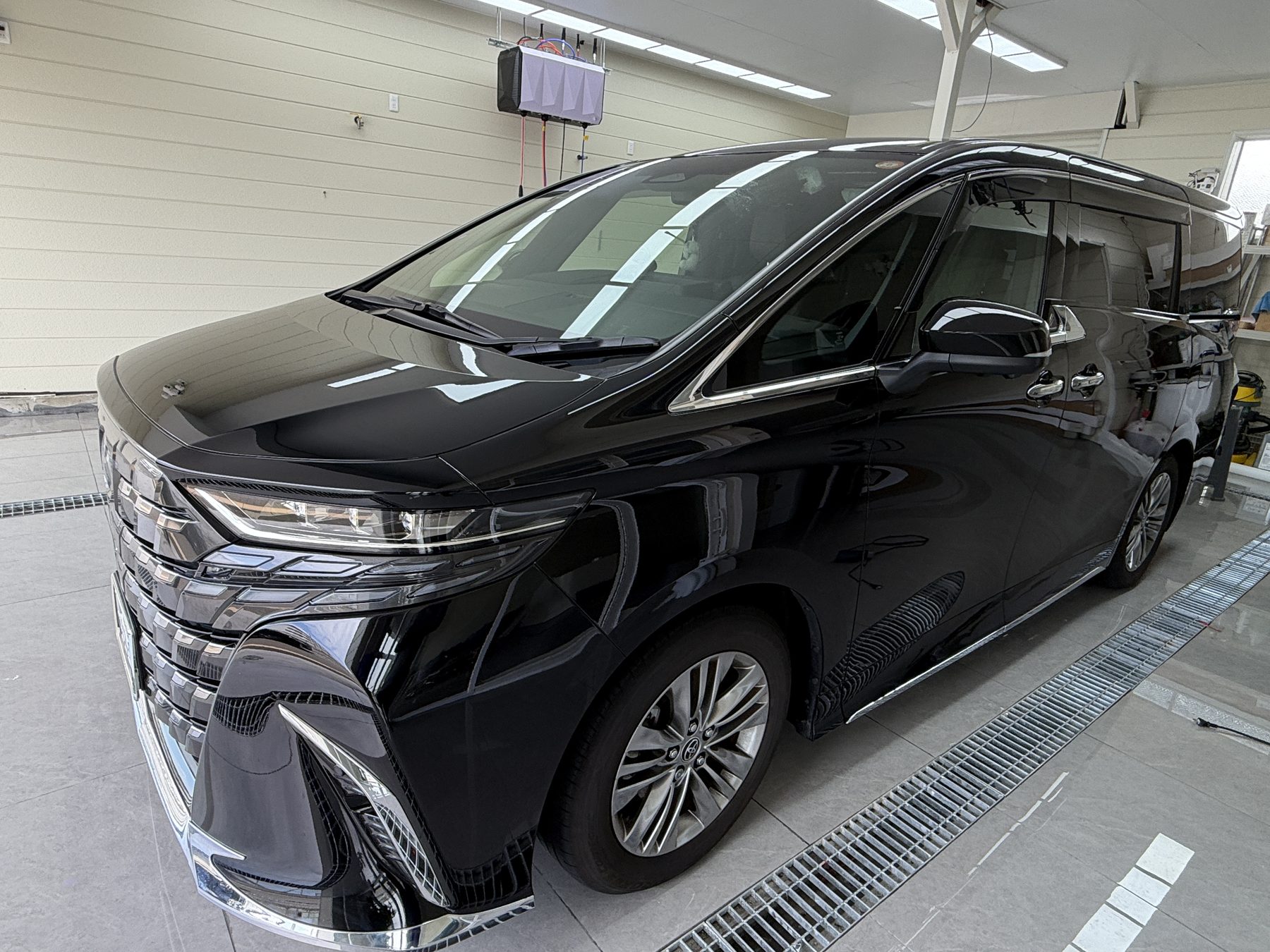 大阪市住之江区 トヨタ アルファード40系 黒 透明PPF施工後 フロント斜め