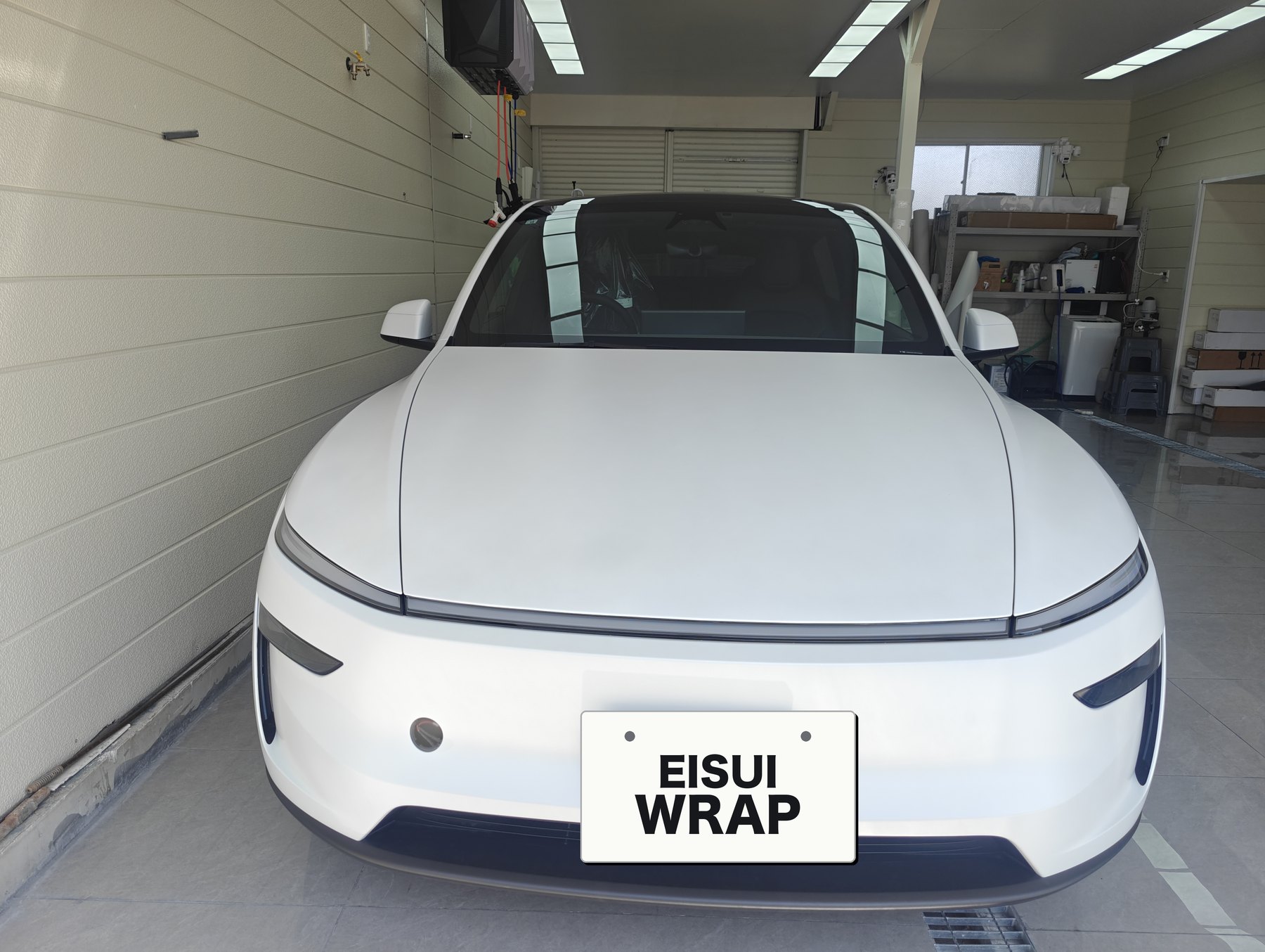 テスラ Model Y 透明マットPPF施工後 フロント正面 マットホワイト