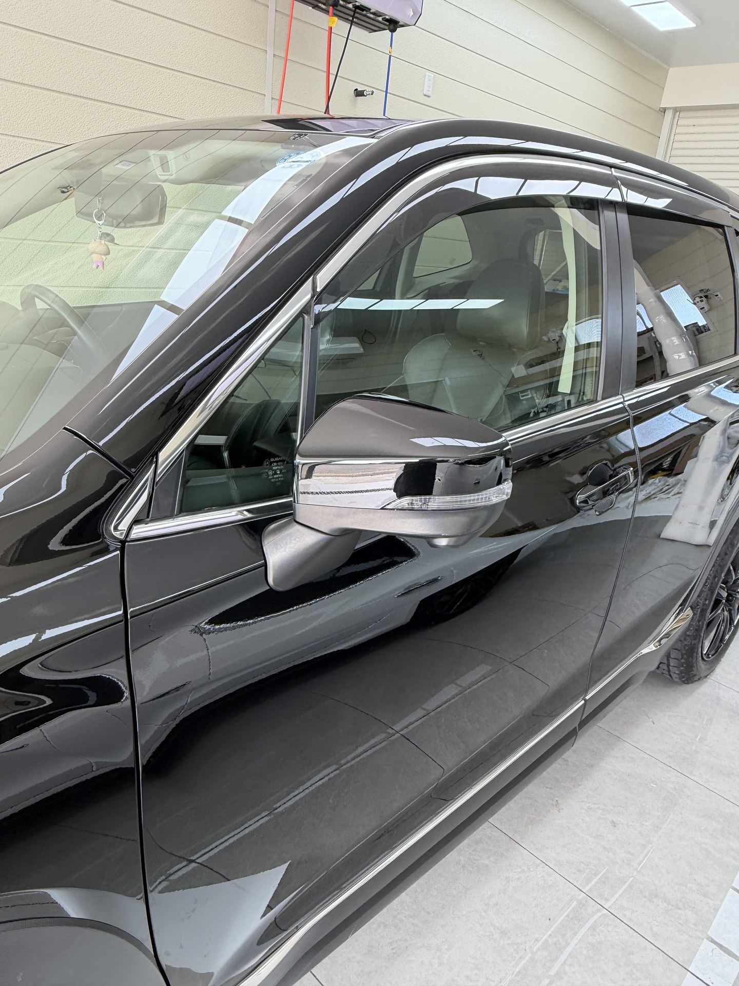 2019 Subaru Forester Premium (SK9) after EISUI clear PPF: Post-installation view around the door mirror and front door