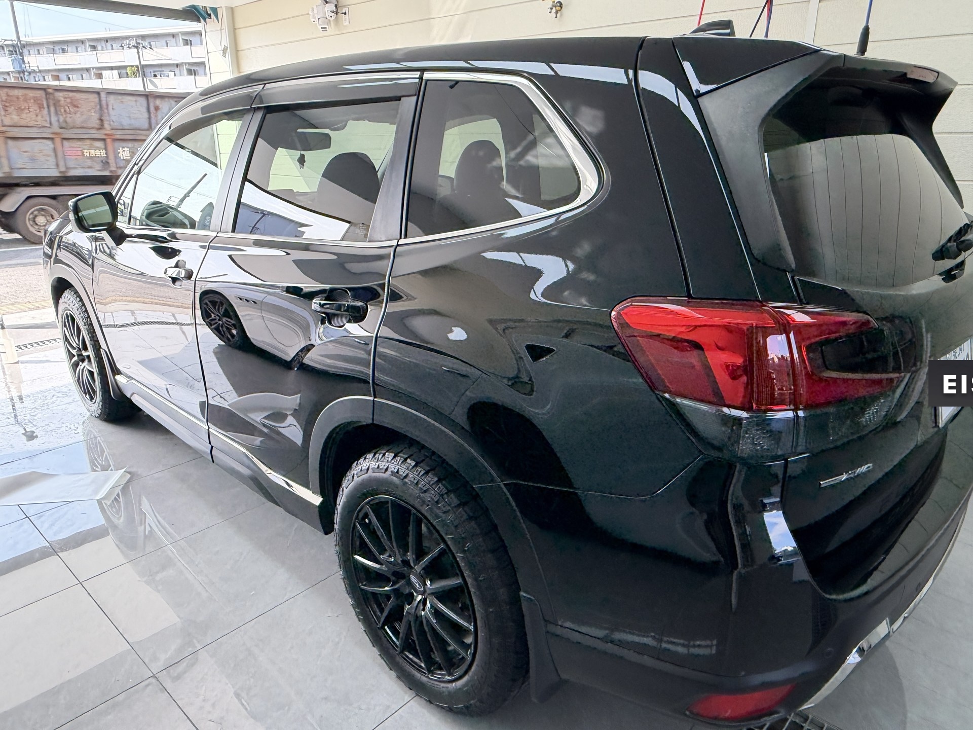 2019 Subaru Forester Premium (SK9) after EISUI clear PPF: Reflections along the side and rear quarter