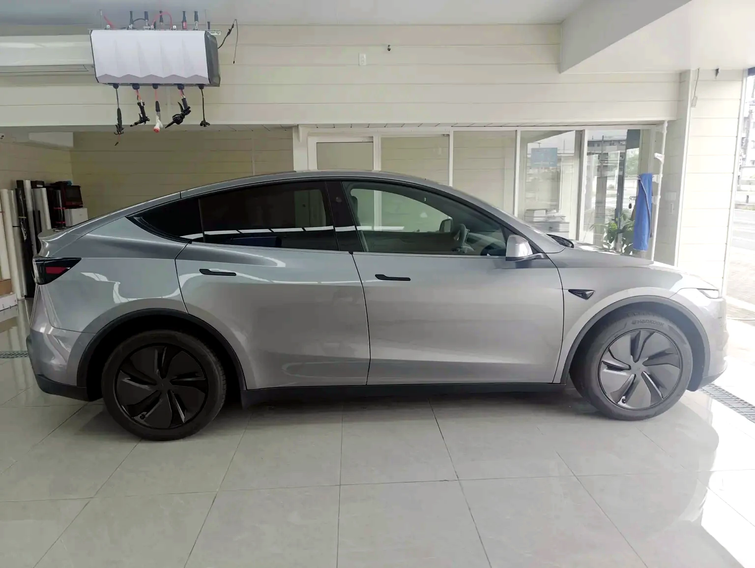 テスラ Model Y ステルスグレー施工前 サイド